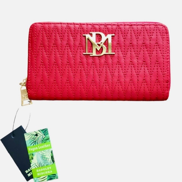 *BADGLEY MISCHKA* Red Braid Quilted Long Zip Around Wallet 7.5" Vegan Leather - Picture 1 of 5